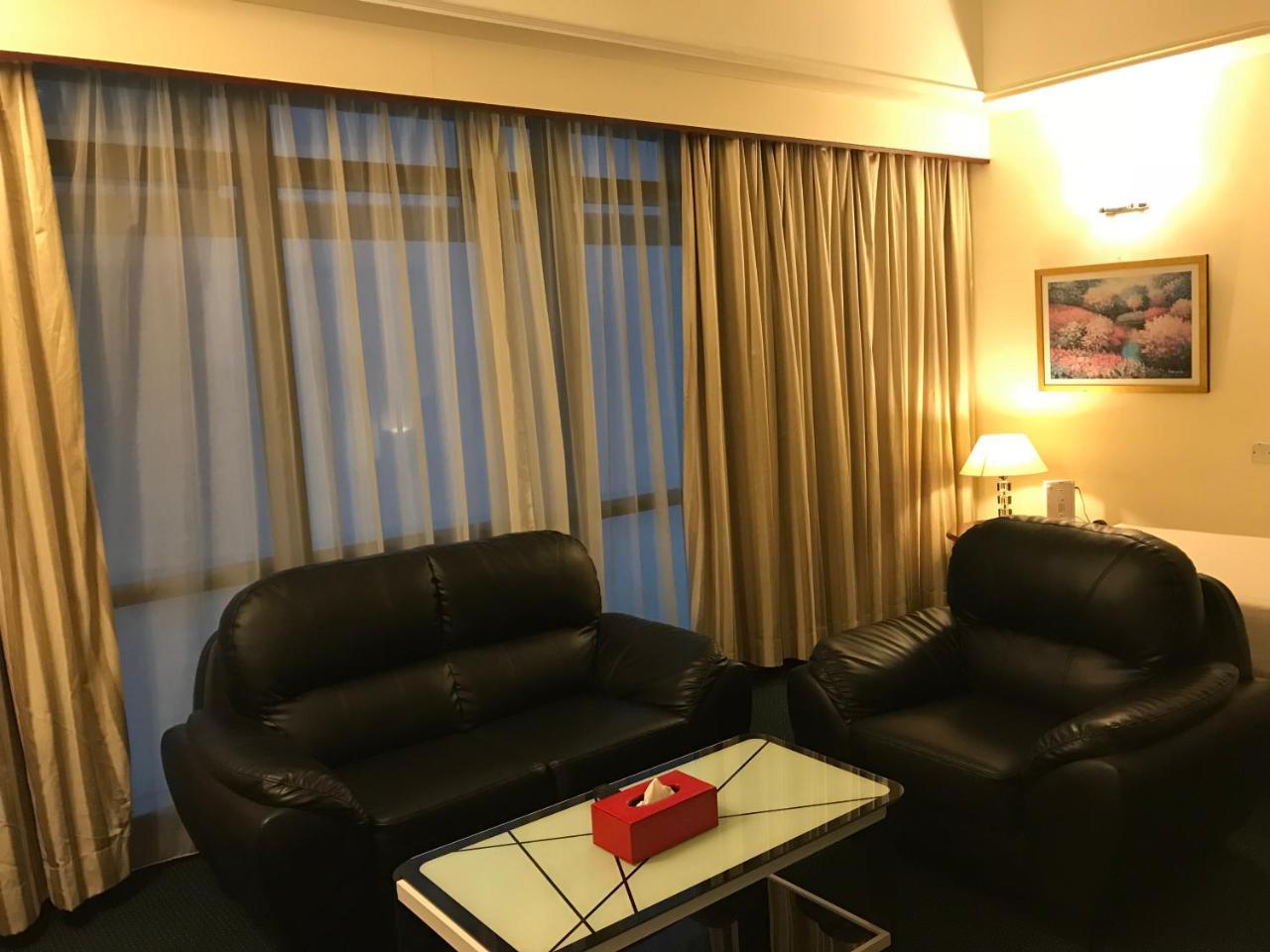 Kl Service Suites At Times Square Kl 쿠알라룸푸르 외부 사진