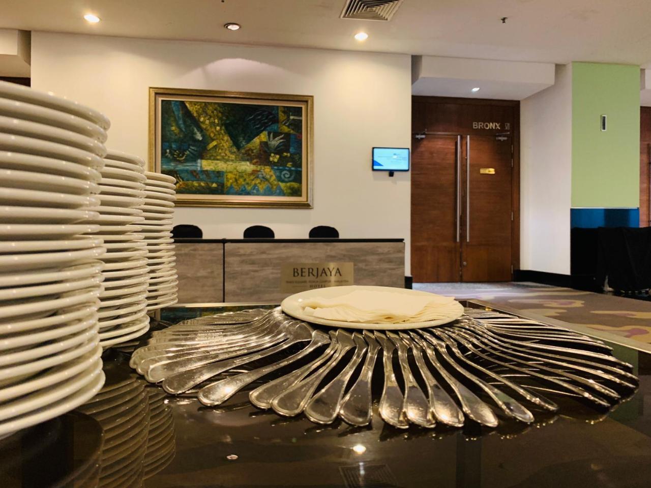Kl Service Suites At Times Square Kl 쿠알라룸푸르 외부 사진
